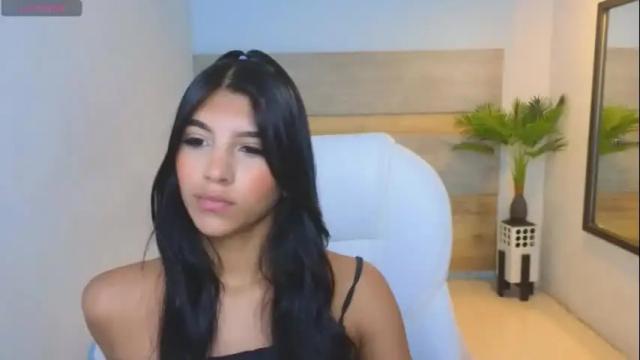 Image 3 of maiaa_ruiz Stream on Chaturbate on 6 days ago