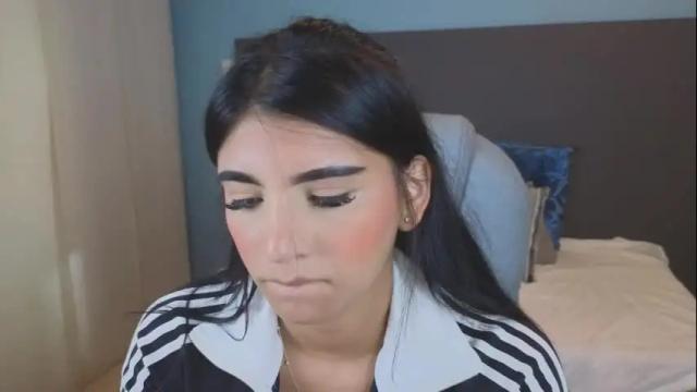 Image 2 of maiaa_ruiz Stream on Chaturbate on 3 months ago