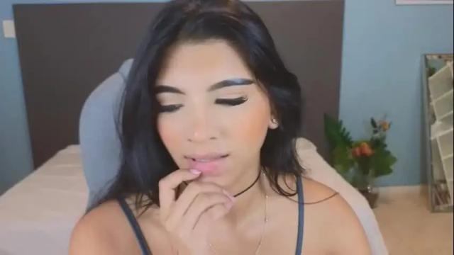 Image 2 of maiaa_ruiz Stream on Chaturbate on 3 months ago