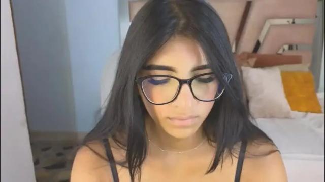 Image 4 of maiaa_ruiz Stream on Chaturbate on 5 days ago