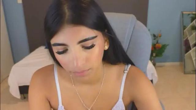 Image 3 of maiaa_ruiz Stream on Chaturbate on 16 hours ago