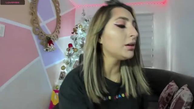 Image 8 of maiaconnor Stream on Chaturbate on 17 months ago