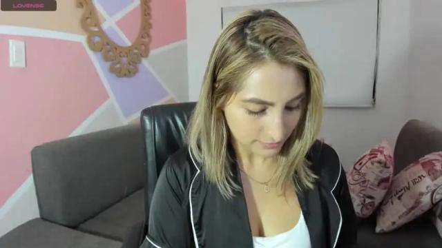 Image 11 of maiaconnor Stream on Chaturbate on 16 months ago