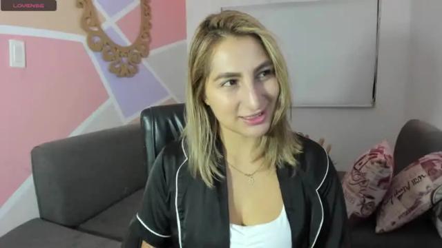 Image 8 of maiaconnor Stream on Chaturbate on 16 months ago