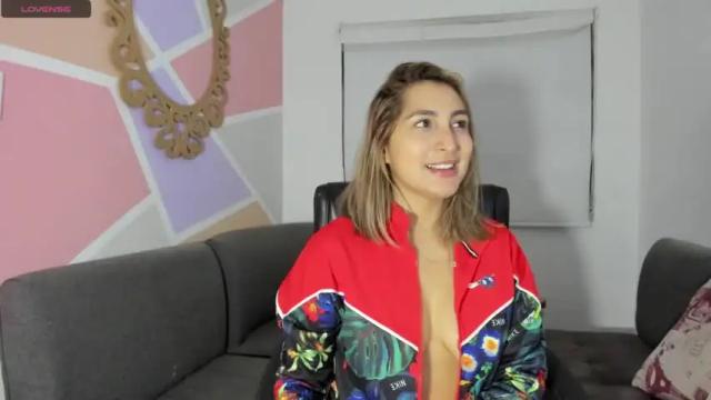 Image 11 of maiaconnor Stream on Chaturbate on 15 months ago