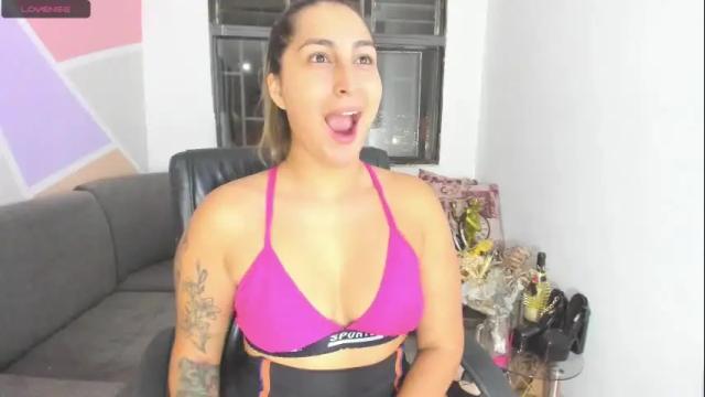 Image 3 of maiaconnor Stream on Chaturbate on 1 month ago