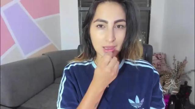 Image 2 of maiaconnor Stream on Chaturbate on 2 months ago