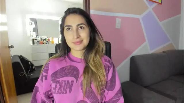 Image 2 of maiaconnor Stream on Chaturbate on 1 month ago