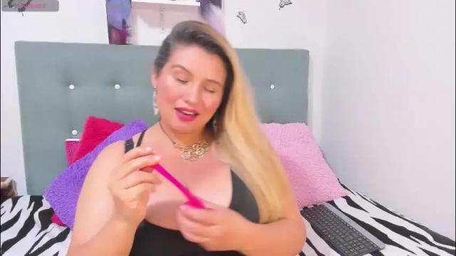 Image 3 of mailyn_baker Stream on Chaturbate on 12 days ago