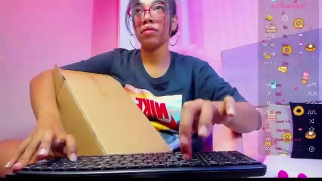 Image 2 of maison_sofia Stream on Chaturbate on 14 months ago
