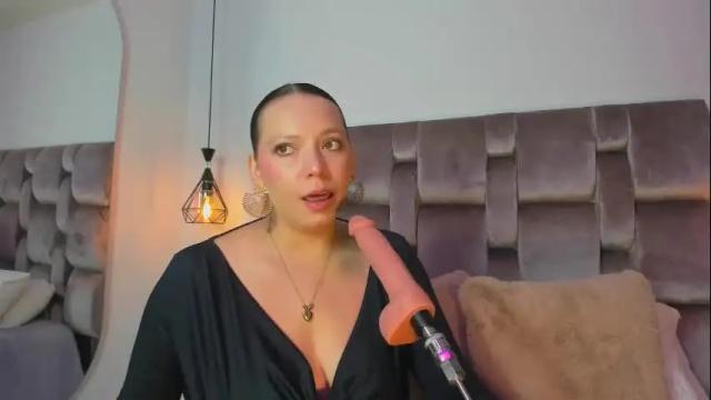 Image 3 of maitemarshall Stream on Chaturbate on 1 month ago