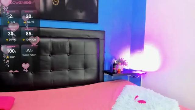 Image 3 of maithe_ferrer Stream on Chaturbate on 15 months ago