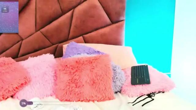 Image 10 of maithe_ferrer Stream on Chaturbate on 14 months ago