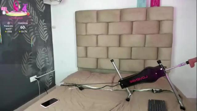 Image 2 of maithe_ferrer Stream on Chaturbate on 13 days ago