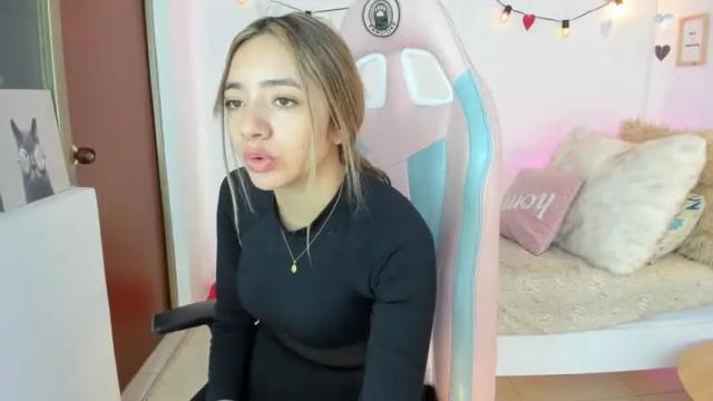 Image 2 of majo_gomez Stream on Chaturbate on 16 months ago