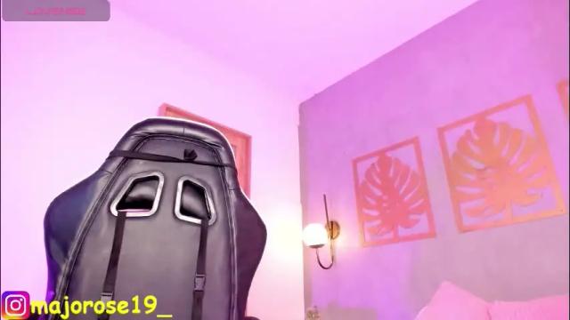 Image 10 of majo_rose Stream on Chaturbate on 13 days ago