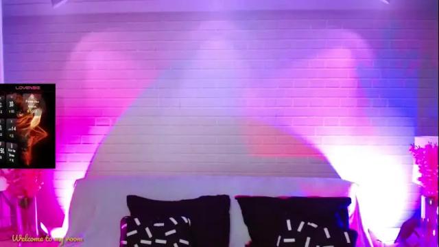 Image 7 of makarena_medina Stream on Chaturbate on 15 days ago