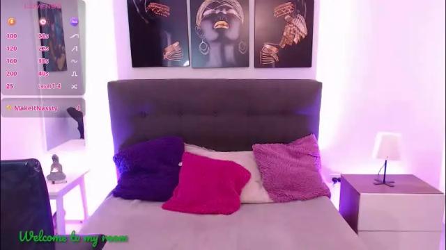 Image 7 of makarena_medina Stream on Chaturbate on 26 days ago