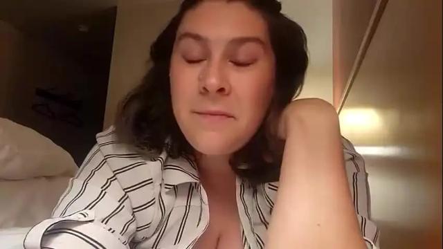 Image 7 of makaylamills124u Stream on Chaturbate on 24 days ago