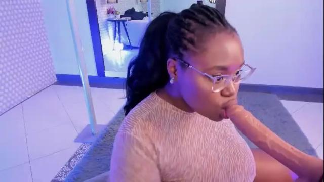 Image 10 of makena_gh Stream on Chaturbate on 7 days ago