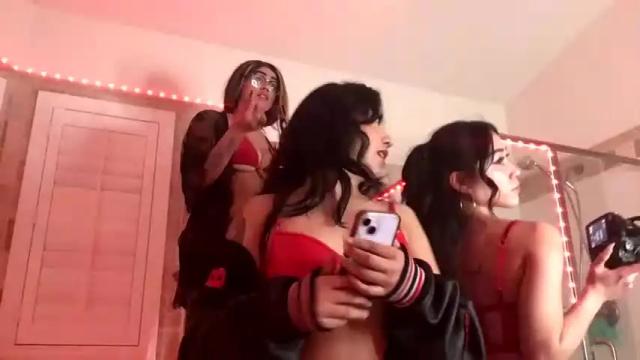 Image 12 of makeouthilldani Stream on Chaturbate on 15 months ago