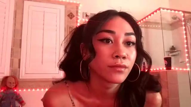 Image 3 of makeouthilldani Stream on Chaturbate on 15 months ago