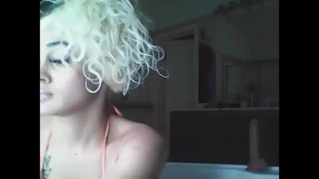 Image 6 of makeouthilldani Stream on Chaturbate on 17 months ago