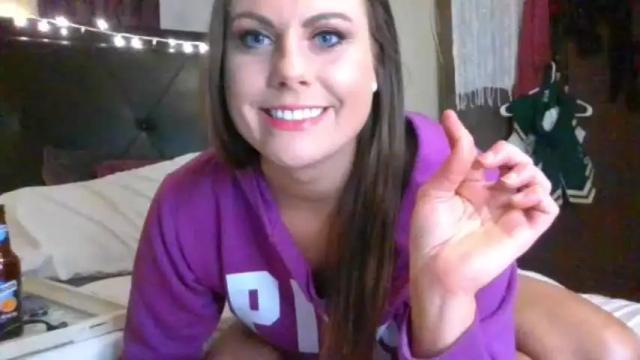 Image 2 of makesydneesmile Stream on Chaturbate on 15 months ago