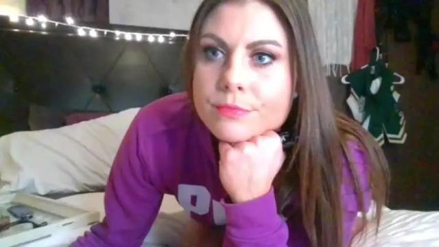 Image 4 of makesydneesmile Stream on Chaturbate on 15 months ago