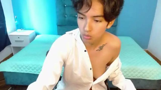 Image 2 of malakai_elowen Stream on Chaturbate on 19 months ago