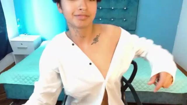 Image 3 of malakai_elowen Stream on Chaturbate on 19 months ago