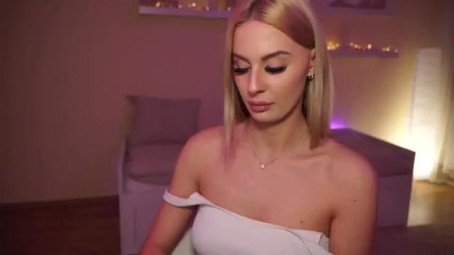 Image 6 of malina_xxx Stream on Chaturbate on 13 months ago