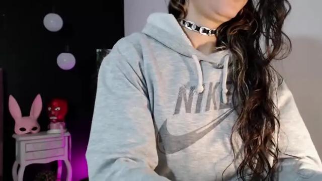 Image 2 of mamacitamalaa Stream on Chaturbate on 12 months ago