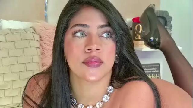 Image 2 of mami_natacha19x Stream on Chaturbate on 2 months ago