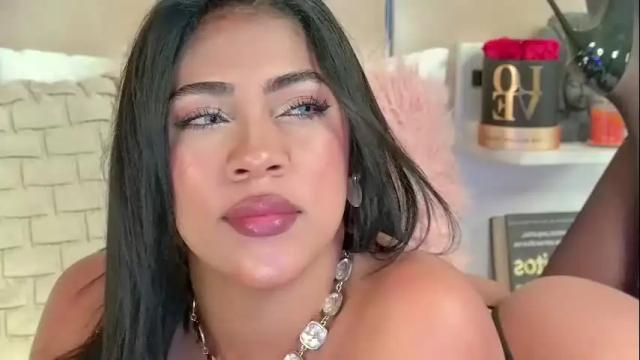 Image 6 of mami_natacha19x Stream on Chaturbate on 2 months ago