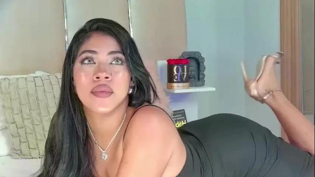 Image 7 of mami_natacha19x Stream on Chaturbate on 1 month ago