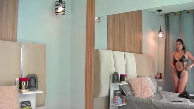 Image 8 of mami_natacha19x Stream on Chaturbate on 1 month ago