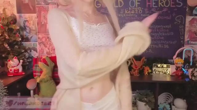 Image 2 of mana_rose Stream on Chaturbate on 12 months ago