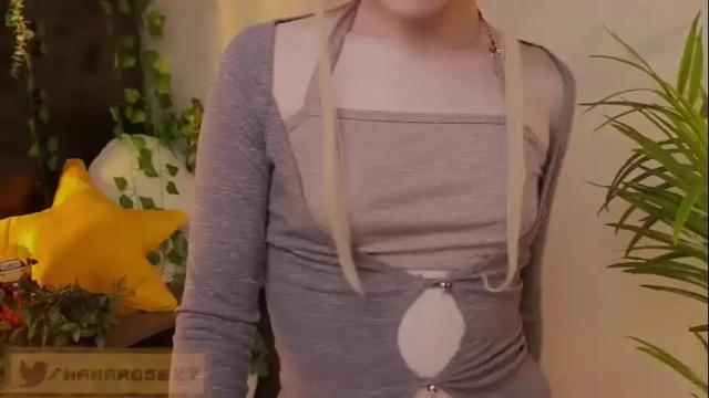 Image 3 of mana_rose Stream on Chaturbate on 5 months ago