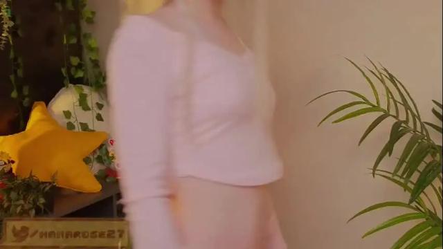 Image 2 of mana_rose Stream on Chaturbate on 5 months ago