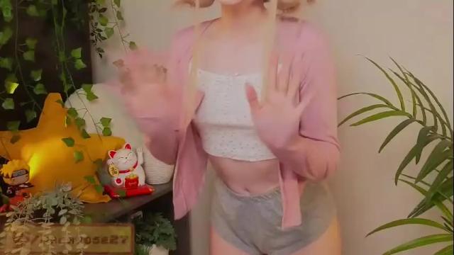 Image 3 of mana_rose Stream on Chaturbate on 4 months ago