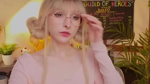 Image 4 of mana_rose Stream on Chaturbate on 3 months ago