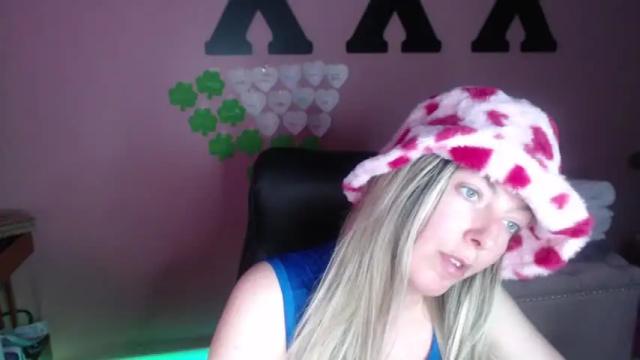 Image 10 of mandybabyxxx Stream on Chaturbate on 14 months ago
