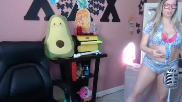 Image 3 of mandybabyxxx Stream on Chaturbate on 12 months ago