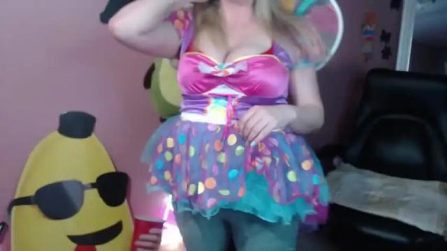Image 2 of mandybabyxxx Stream on Chaturbate on 12 months ago