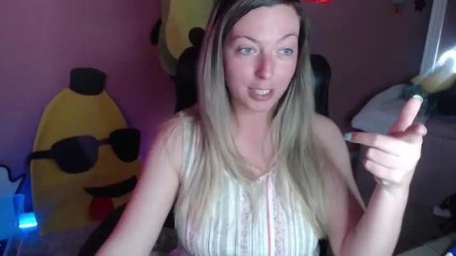 Image 11 of mandybabyxxx Stream on Chaturbate on 12 months ago