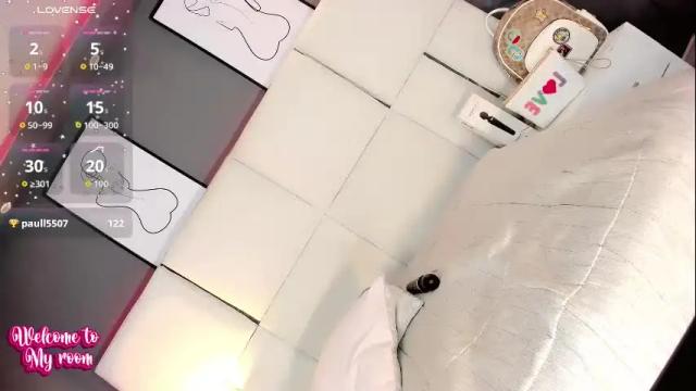 Image 10 of manellyksparklee Stream on Chaturbate on 1 month ago