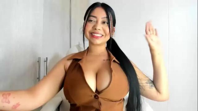 Image 2 of manuela_anderson Stream on Chaturbate on 1 month ago