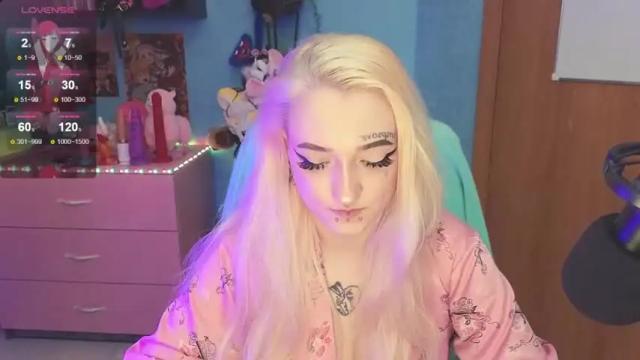 Image 2 of manuela_unicorn Stream on Chaturbate on 14 months ago