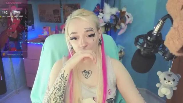 Image 11 of manuela_unicorn Stream on Chaturbate on 13 months ago